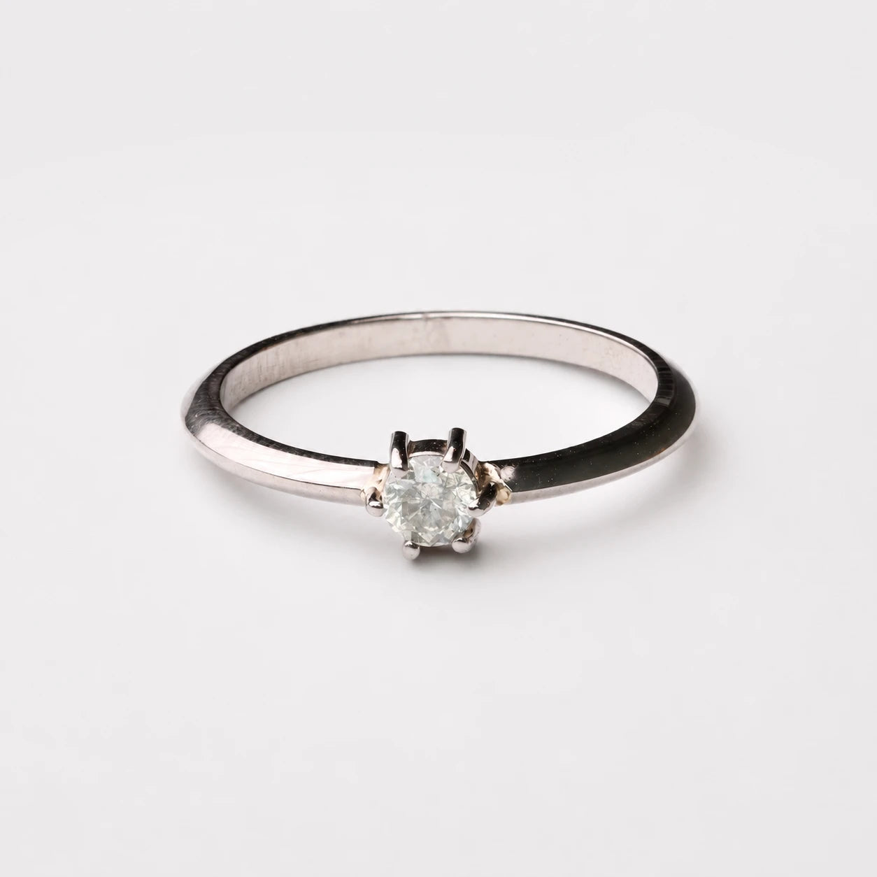 Anel de Noivado | Ouro Branco 18k | Lobelia