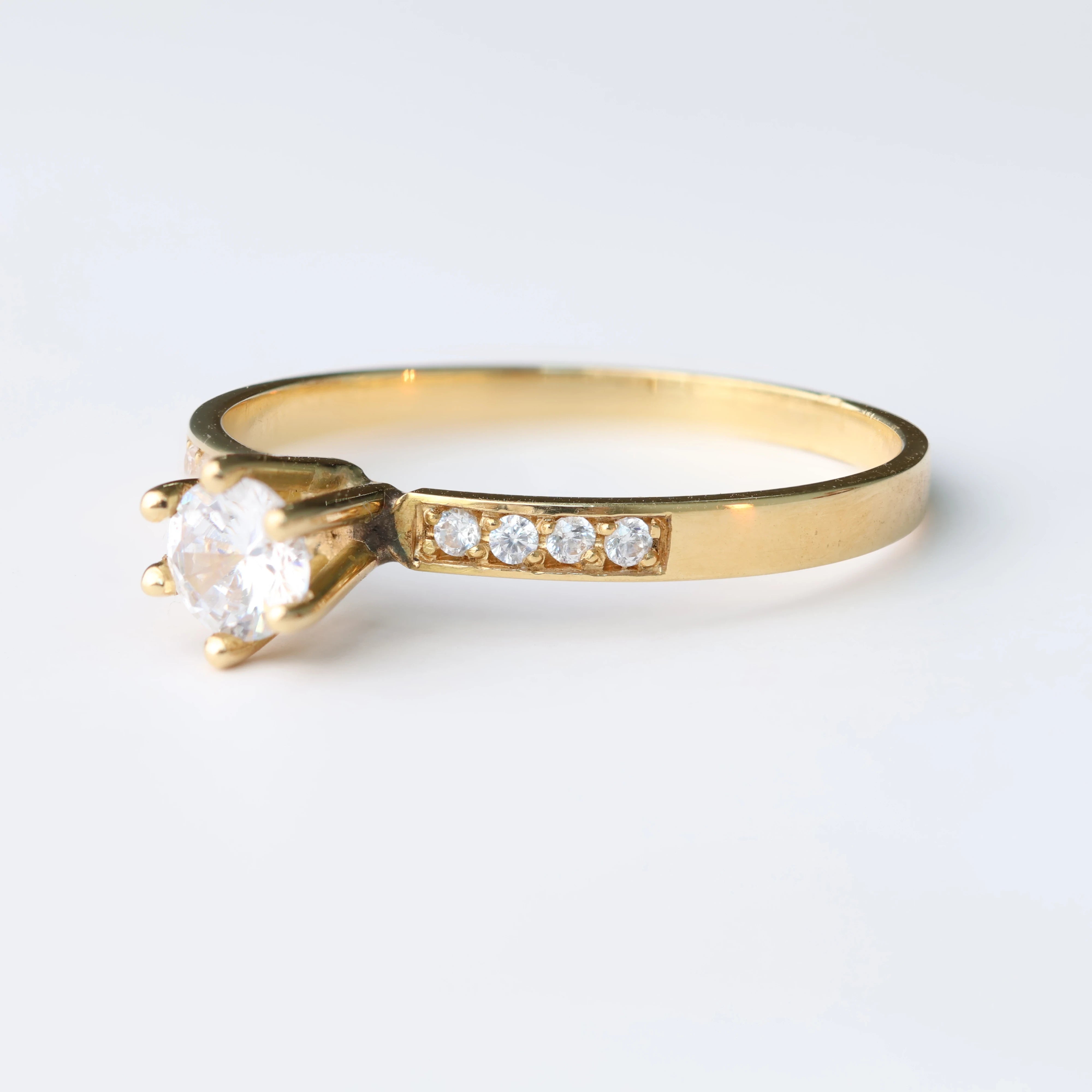 Anel de Noivado | Ouro 18k | Gérbera