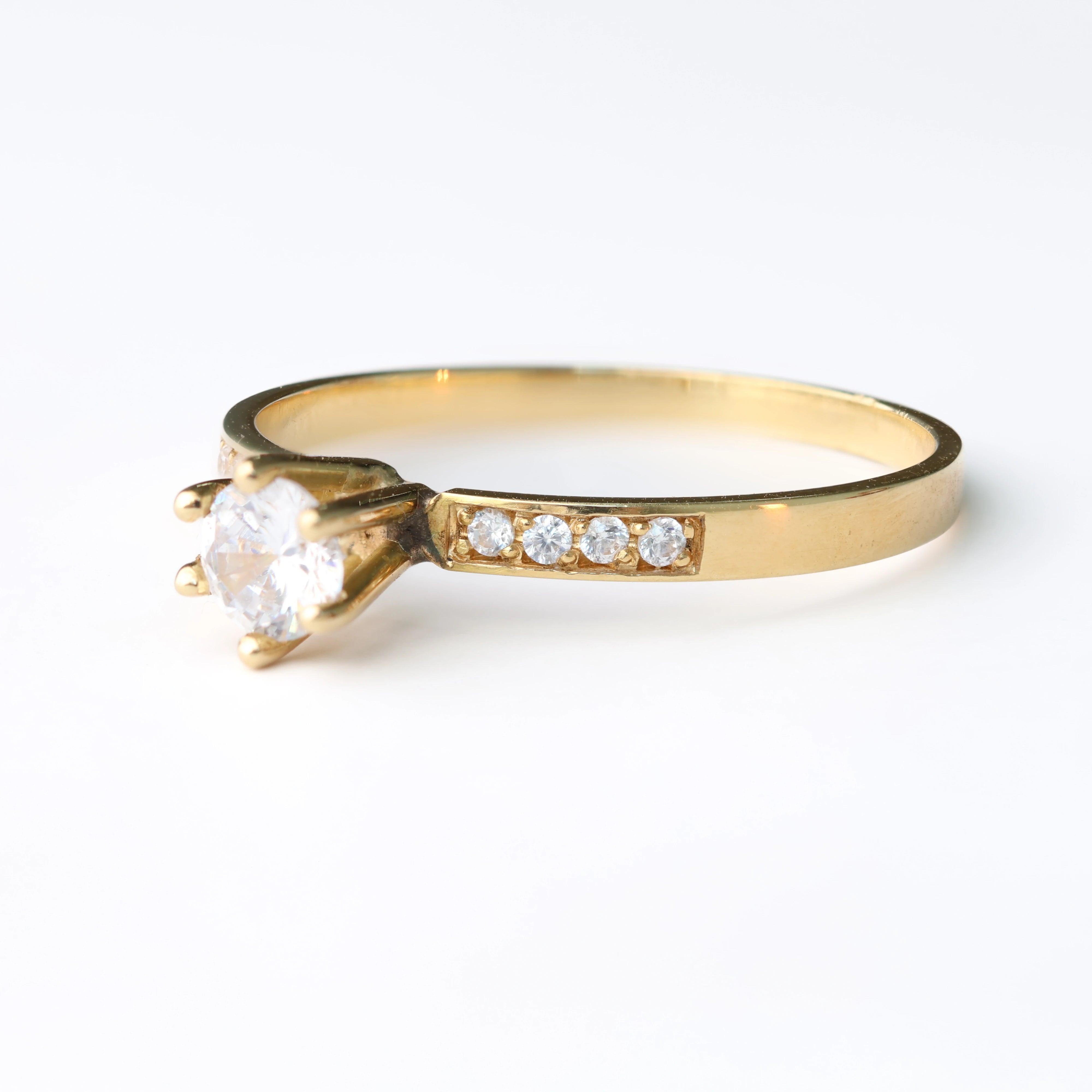 Anel de Noivado | Ouro 18k | Gérbera