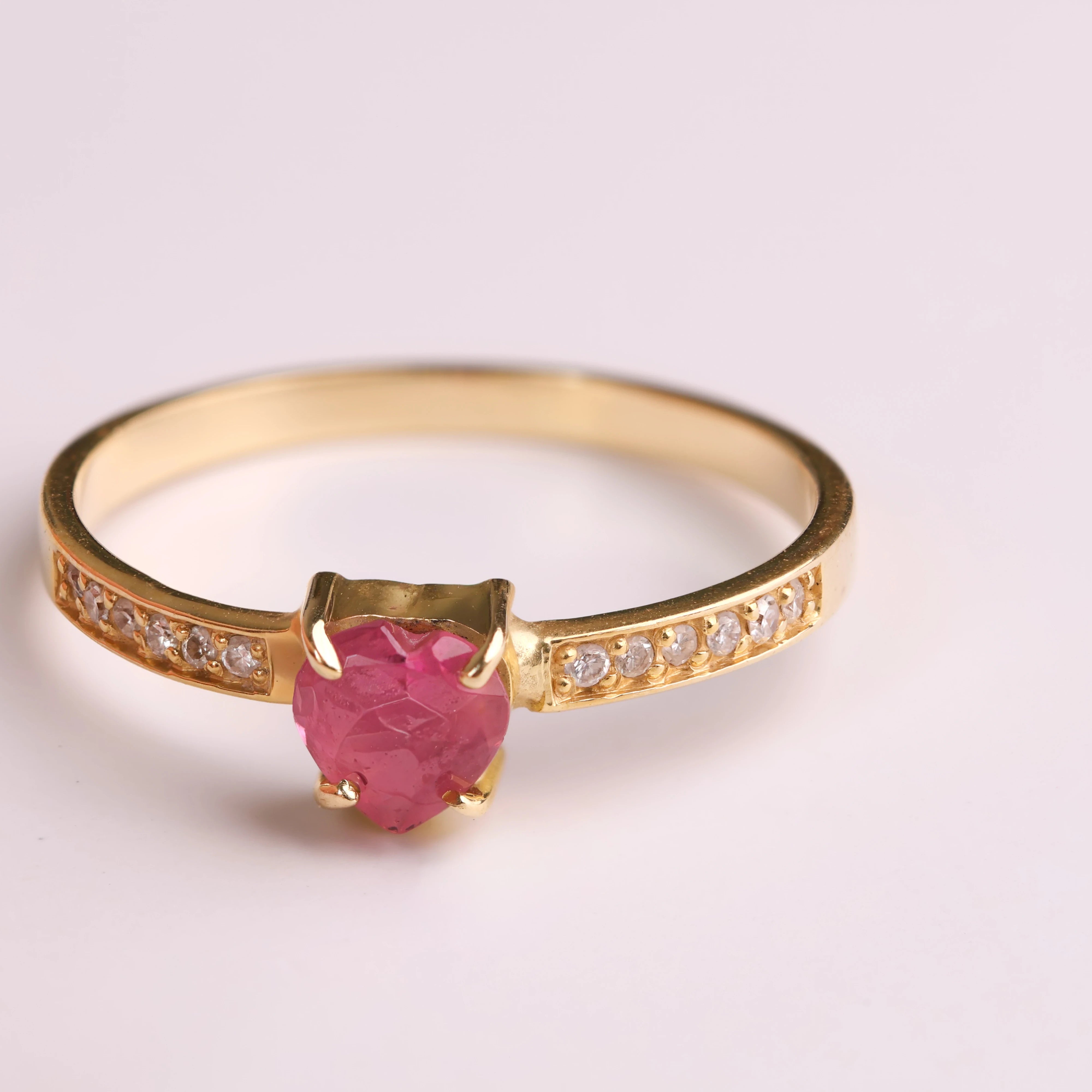 Anel de Noivado | Ouro 18k | Lírio Coração