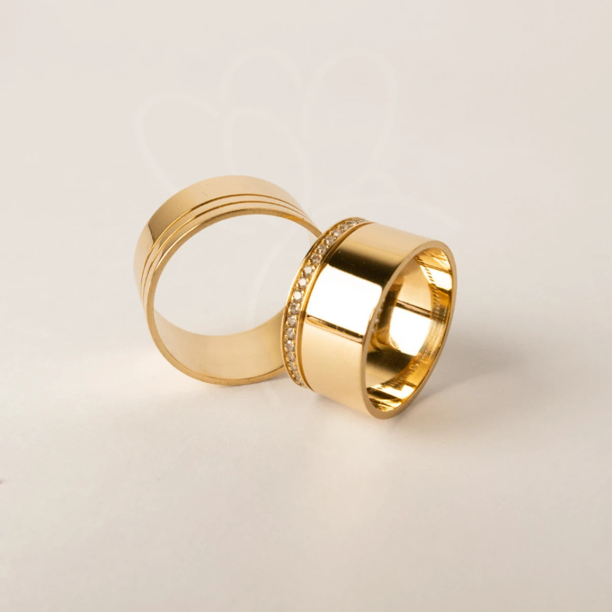 Aliança de Casamento | Clívia + Maitê c/ Pedras | 7mm | Ouro 18k