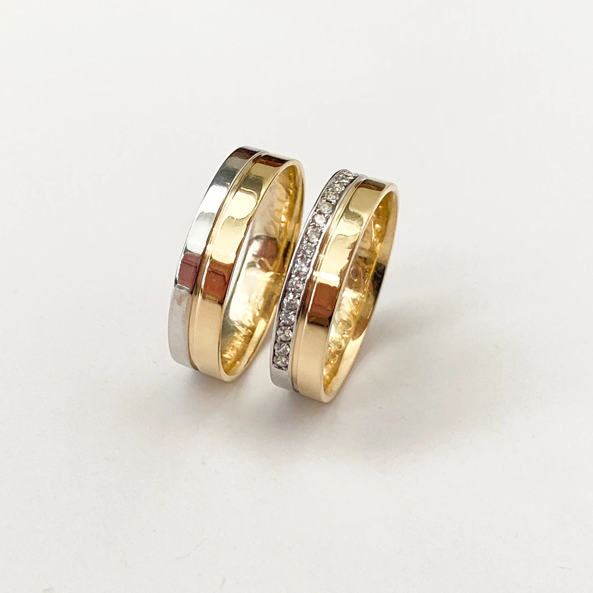 Aliança de Casamento | Cravina | 4mm | Ouro 18k