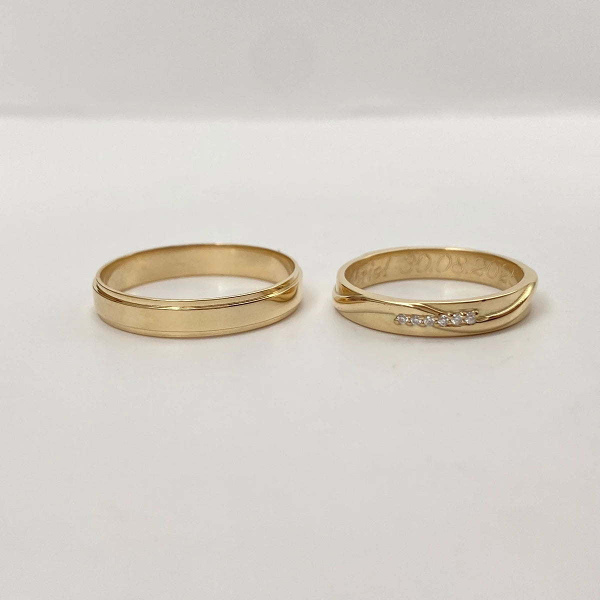 Aliança de Casamento | Flor de Cerejeira | 3,5mm | Ouro 18k